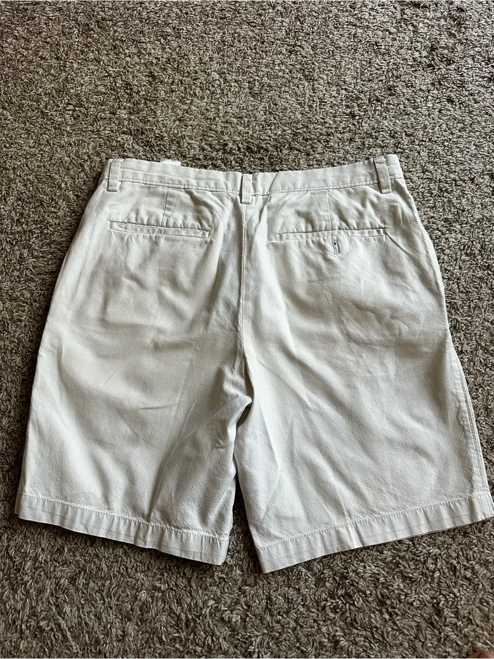 Banana Republic Men's White Flat Front Chino Shorts